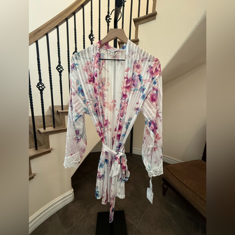 NWT In Bloom by Jonquil Floral Sheer Ivory Robe Lace Trim Romantic